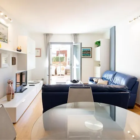 Apartment Garden Terrace Luxury Flat In Center Town